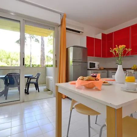 Apartment With Pool Access Lignano Sabbiadoro