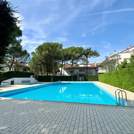 With Pool Access リニャーノ・サッビアドーロ